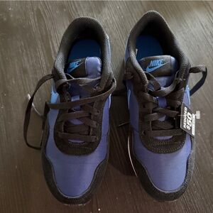 Nike MD Valiant Low Blue Void New In Box Size 4.5Y